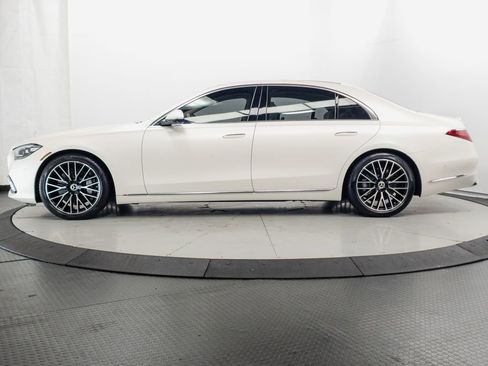 Used 2023 Mercedes-Benz S 580 4MATIC Sedan image 4