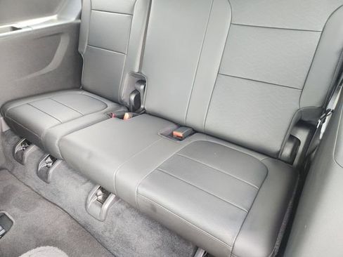 Used 2023 Chevrolet Traverse High Country AWD/4WD image 32