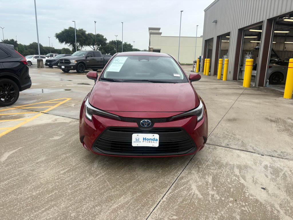 Used 2023 Toyota Corolla LE FWD image 3