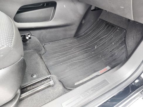 Used 2023 GMC Terrain SLE w/ Driver Convenience Package image 22