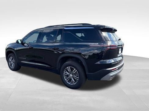 Used 2026 Chevrolet Traverse LT AWD/4WD image 3