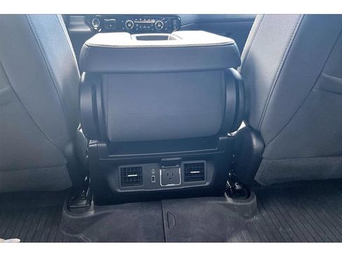 Used 2025 Chevrolet Silverado 2500 LT AWD/4WD image 11