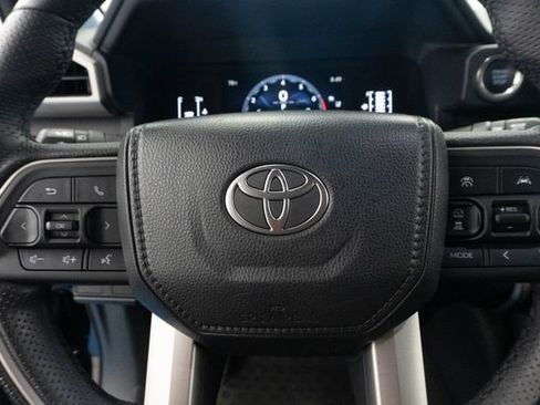 Used 2025 Toyota 4Runner SR5 AWD/4WD image 5