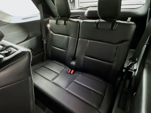 Used 2020 Ford Explorer XLT w/ Equipment Group 202A image 28