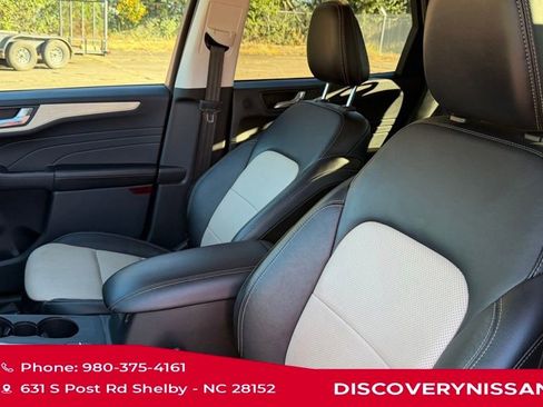 Used 2022 Ford Escape Titanium w/ Titanium Premium Package image 16