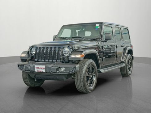 Used 2021 Jeep Wrangler Unlimited Sahara image 3