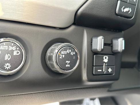 Used 2018 GMC Yukon SLT w/ HD Trailering Package image 19