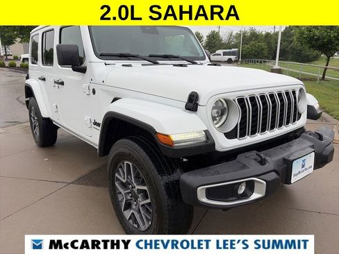 Used 2025 Jeep Wrangler Unlimited Sahara AWD/4WD image 1