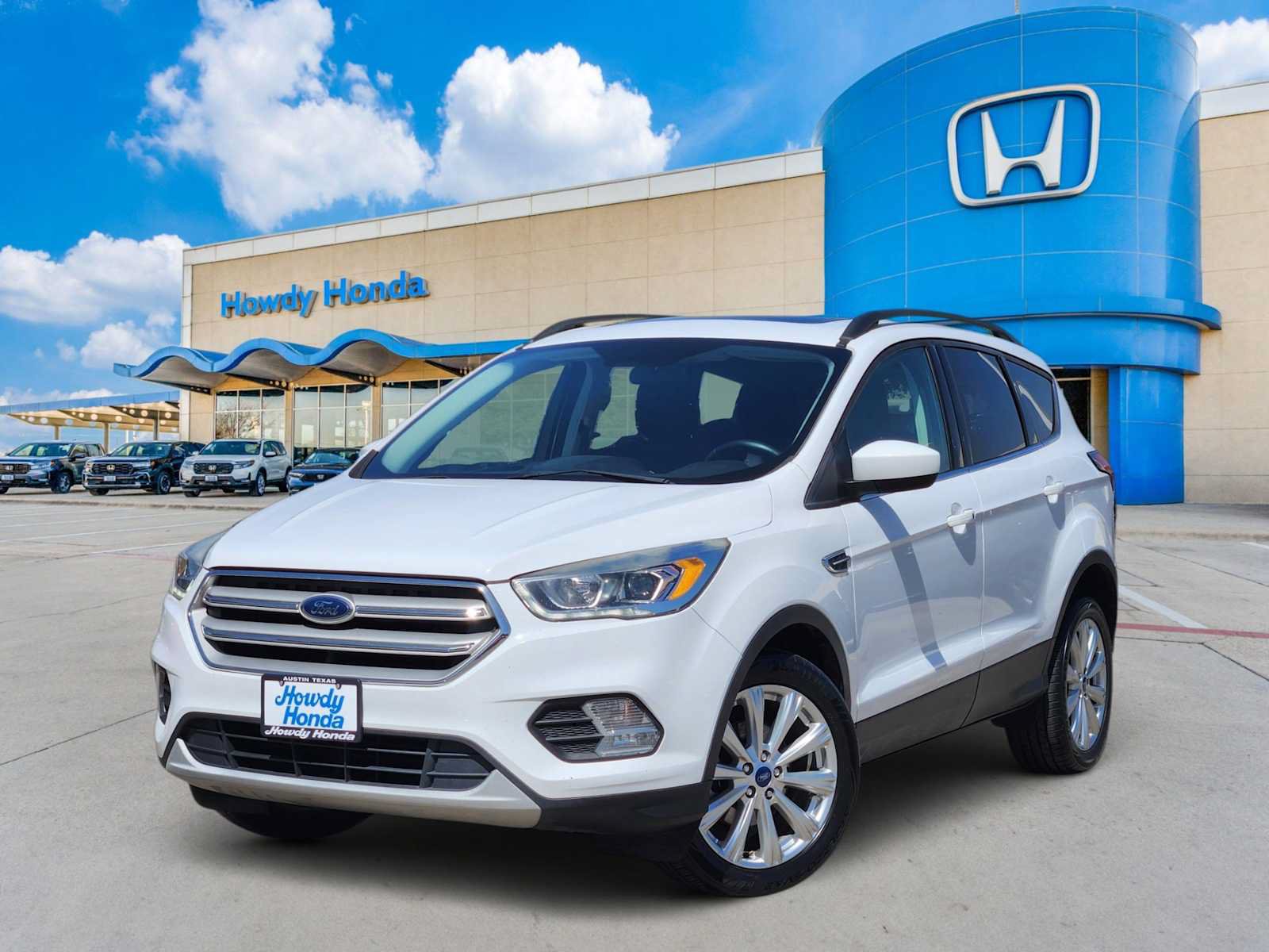 Used 2019 Ford Escape SEL FWD image 1