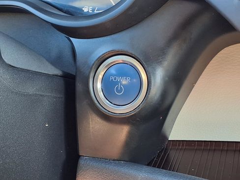 Used 2024 Toyota Sienna XLE image 12