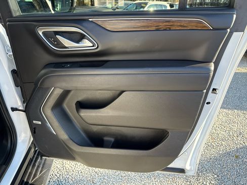 Used 2023 Chevrolet Suburban Premier image 22