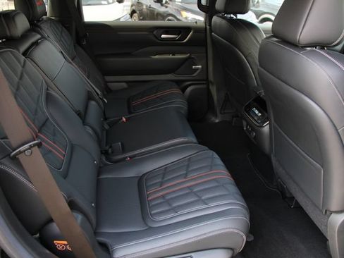 Certified 2025 Nissan Armada PRO-4X AWD/4WD image 30