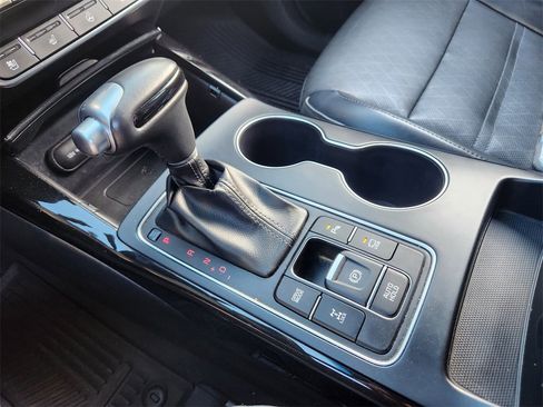 Used 2019 Kia Sorento SX image 21