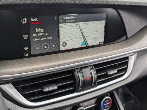 Used 2022 Alfa Romeo Stelvio Ti image 28