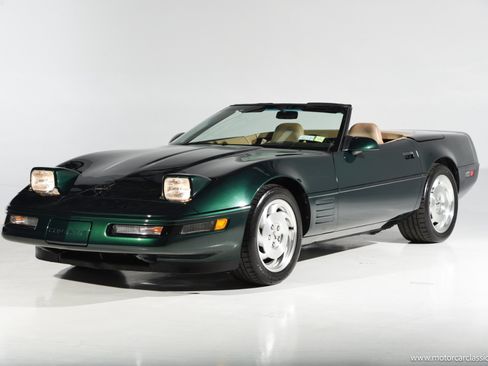 Used 1994 Chevrolet Corvette Convertible RWD image 3