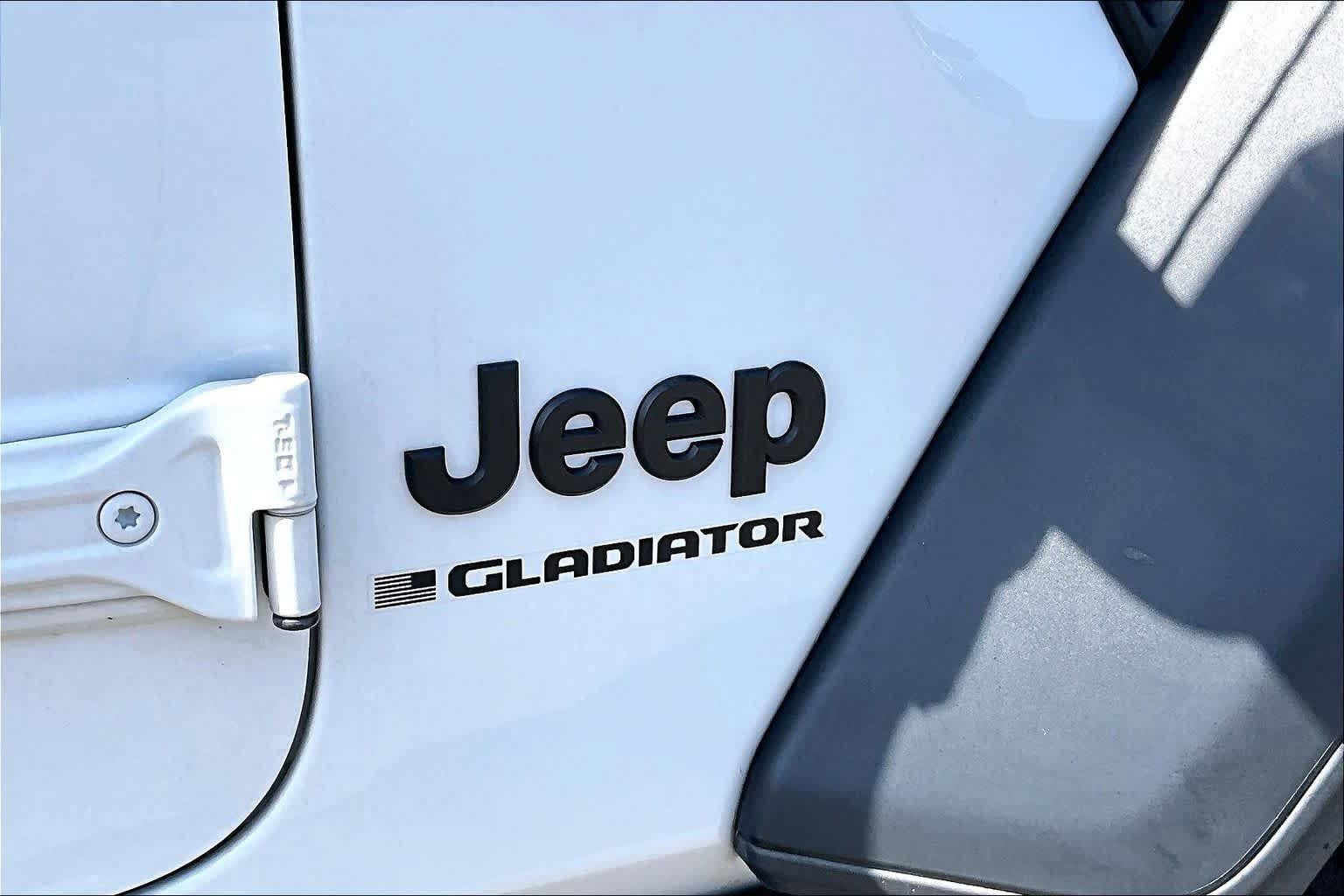 Used 2023 Jeep Gladiator Sport w/ Trailer Tow Package AWD/4WD image 9