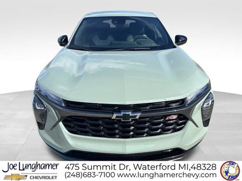 Used 2024 Chevrolet Trax RS w/ Driver Confidence Package FWD image 8