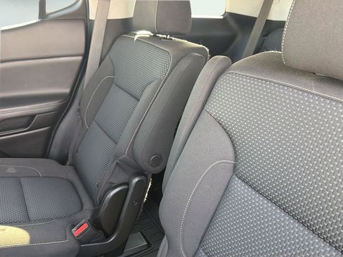 Used 2022 GMC Acadia SLE w/ Driver Convenience Package image 25