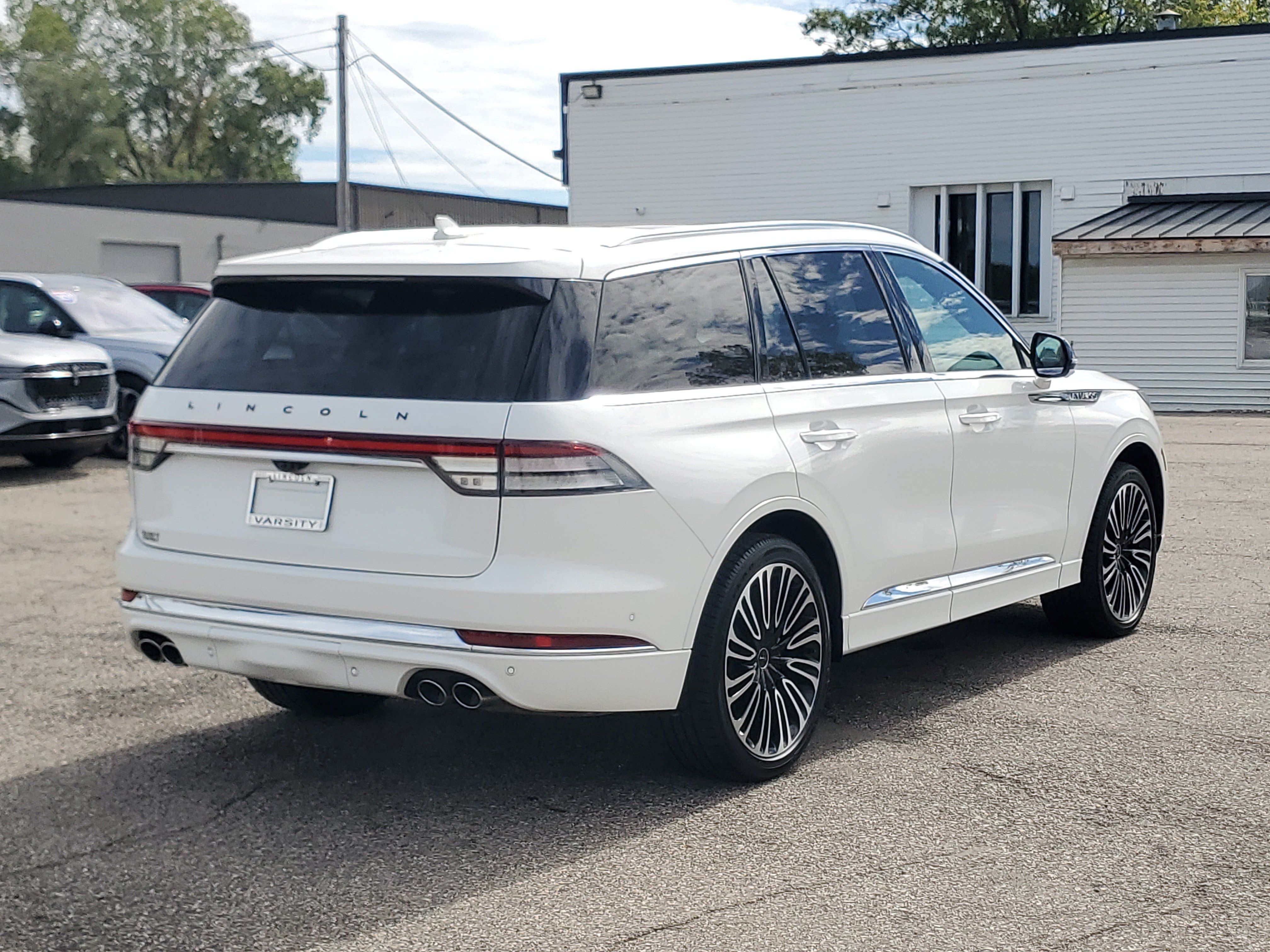 Used 2023 Lincoln Aviator Black Label w/ Class IV Trailer Tow Package AWD/4WD image 6