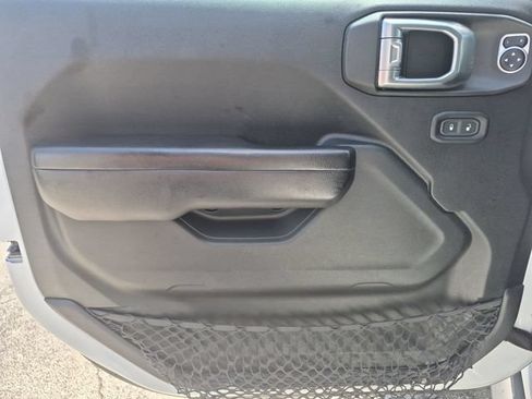 Used 2021 Jeep Wrangler Unlimited Rubicon AWD/4WD image 9