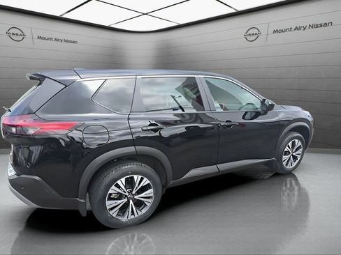 Certified 2023 Nissan Rogue SV FWD image 4