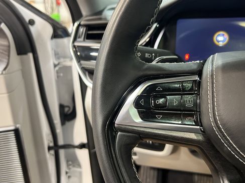 Used 2023 Jeep Grand Cherokee Overland w/ Adv Protech Group III image 34