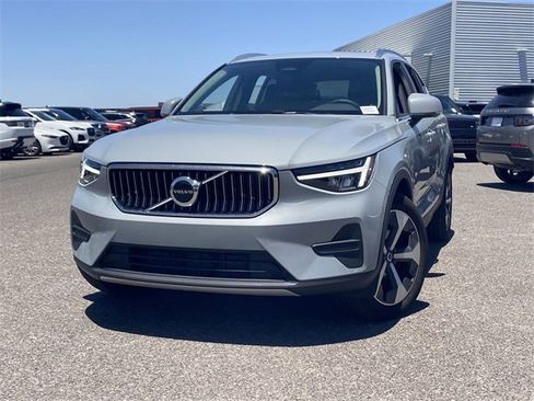 New 2025 Volvo XC40 B5 Core w/ Protection Package Premier image 3