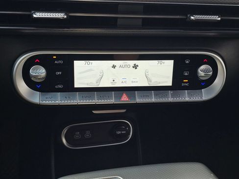 Certified 2023 Genesis GV60 Advanced AWD/4WD image 16