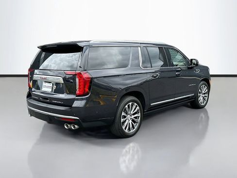 Used 2024 GMC Yukon XL Denali w/ Denali Reserve Package AWD/4WD image 9