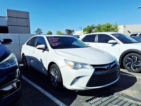 Used 2017 Toyota Camry XLE w/ Moonroof Package image 2