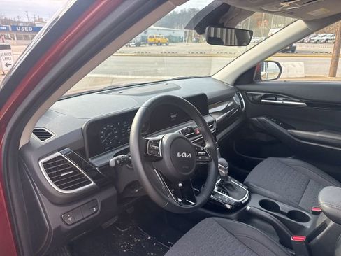 Used 2025 Kia Seltos X-Line image 13