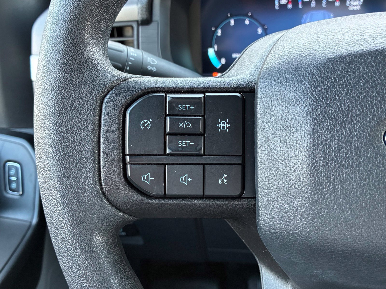 Used 2025 Ford F150 XL w/ Equipment Group 104A Hybrid AWD/4WD image 22