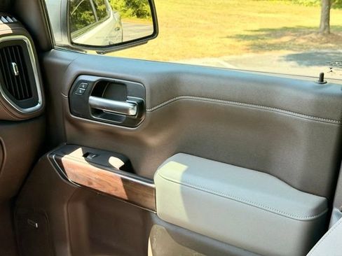 Used 2022 GMC Sierra 1500 SLT w/ SLT Premium Plus Package AWD/4WD image 26
