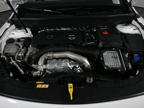 Certified 2025 Mercedes-Benz GLB 250 image 32