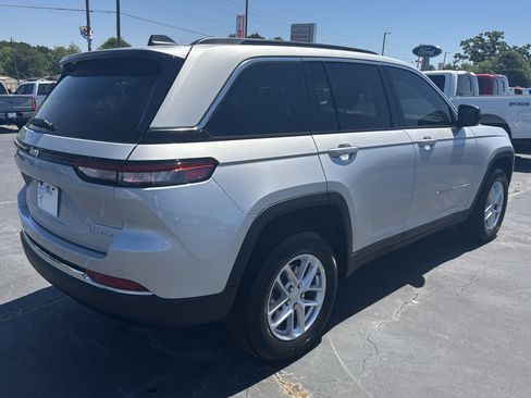 New 2026 Jeep Grand Cherokee Laredo RWD image 6