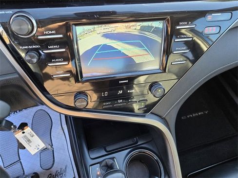 Used 2020 Toyota Camry SE image 16