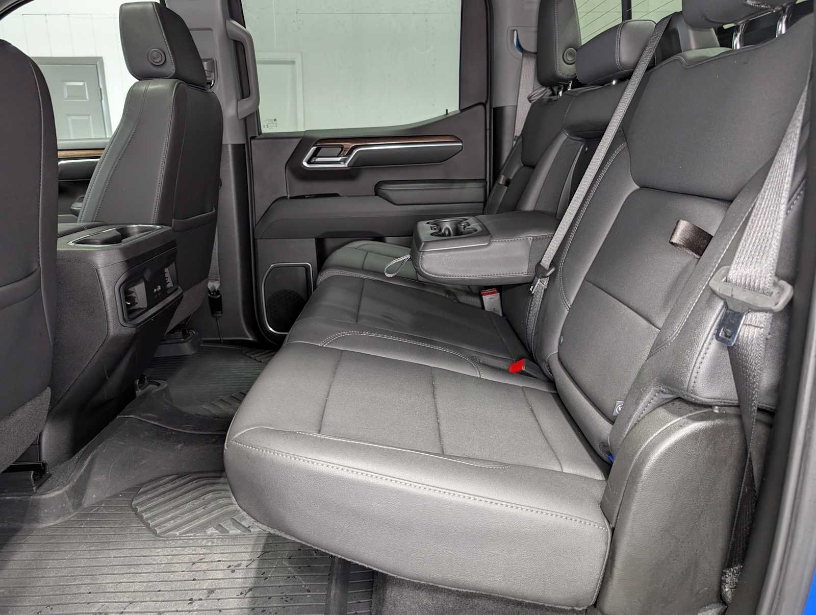 Used 2025 Chevrolet Silverado 1500 RST w/ Convenience Package II AWD/4WD image 24