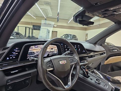 Used 2021 Cadillac Escalade Premium Luxury RWD image 20