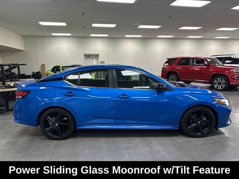Used 2022 Nissan Sentra SR w/ SR Premium Package FWD image 8