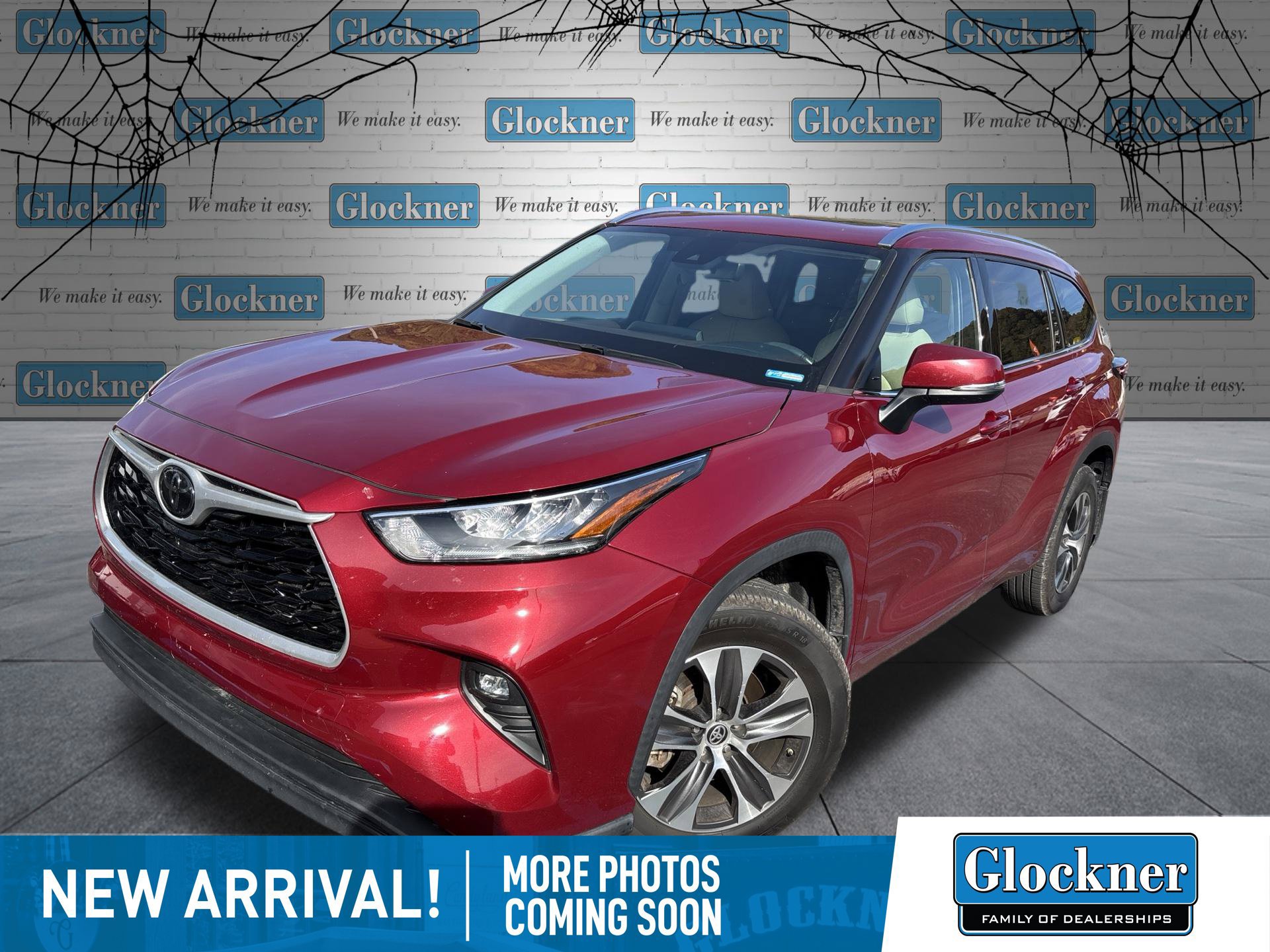Used 2020 Toyota Highlander XLE AWD/4WD image 1