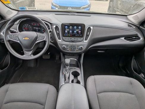 Used 2025 Chevrolet Malibu LT image 14