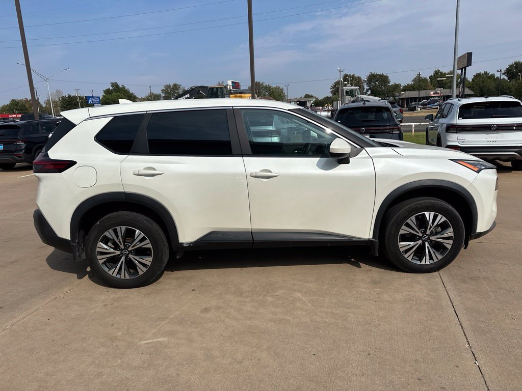 Used 2023 Nissan Rogue SV AWD/4WD image 4