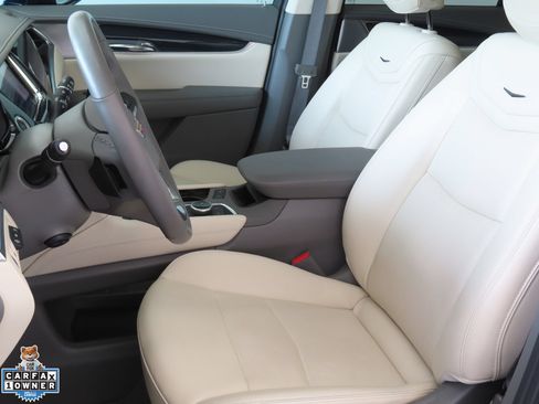 Used 2025 Cadillac XT6 Premium Luxury w/ Technology Package FWD image 11