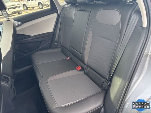 Used 2025 Volkswagen Taos SE image 45