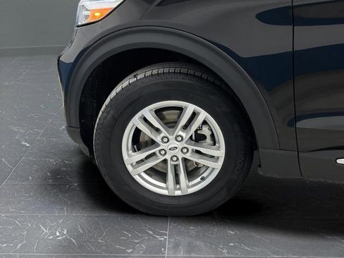 Used 2023 Ford Explorer XLT image 35