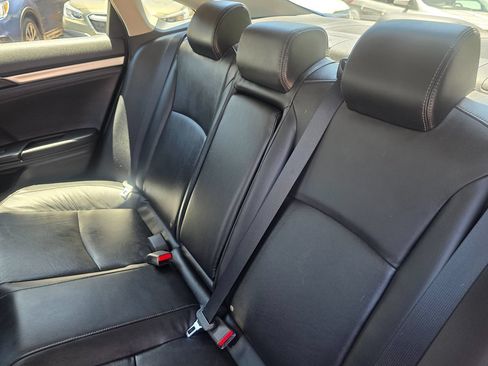 Used 2018 Honda Civic Touring image 23