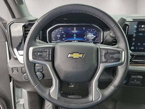 Used 2025 Chevrolet Silverado 2500 LT w/ Convenience Package AWD/4WD image 19