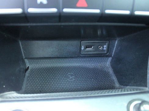 Used 2018 Volkswagen Beetle 2.0T Dune FWD image 22