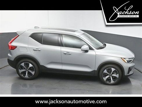 Certified 2025 Volvo XC40 B5 Core w/ Protection Package Premier image 50