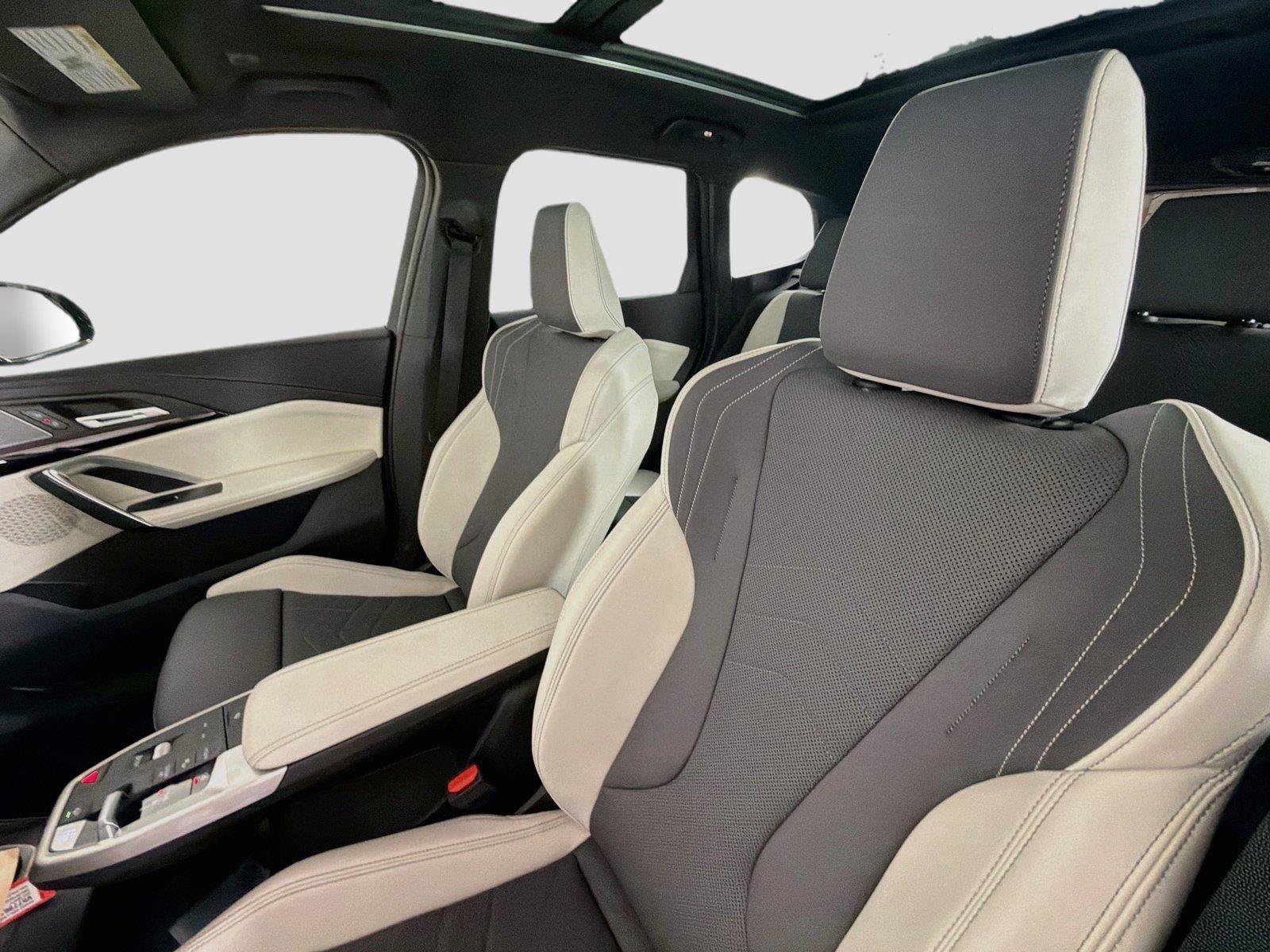 New 2027 BMW X1 xDrive28i AWD/4WD image 21